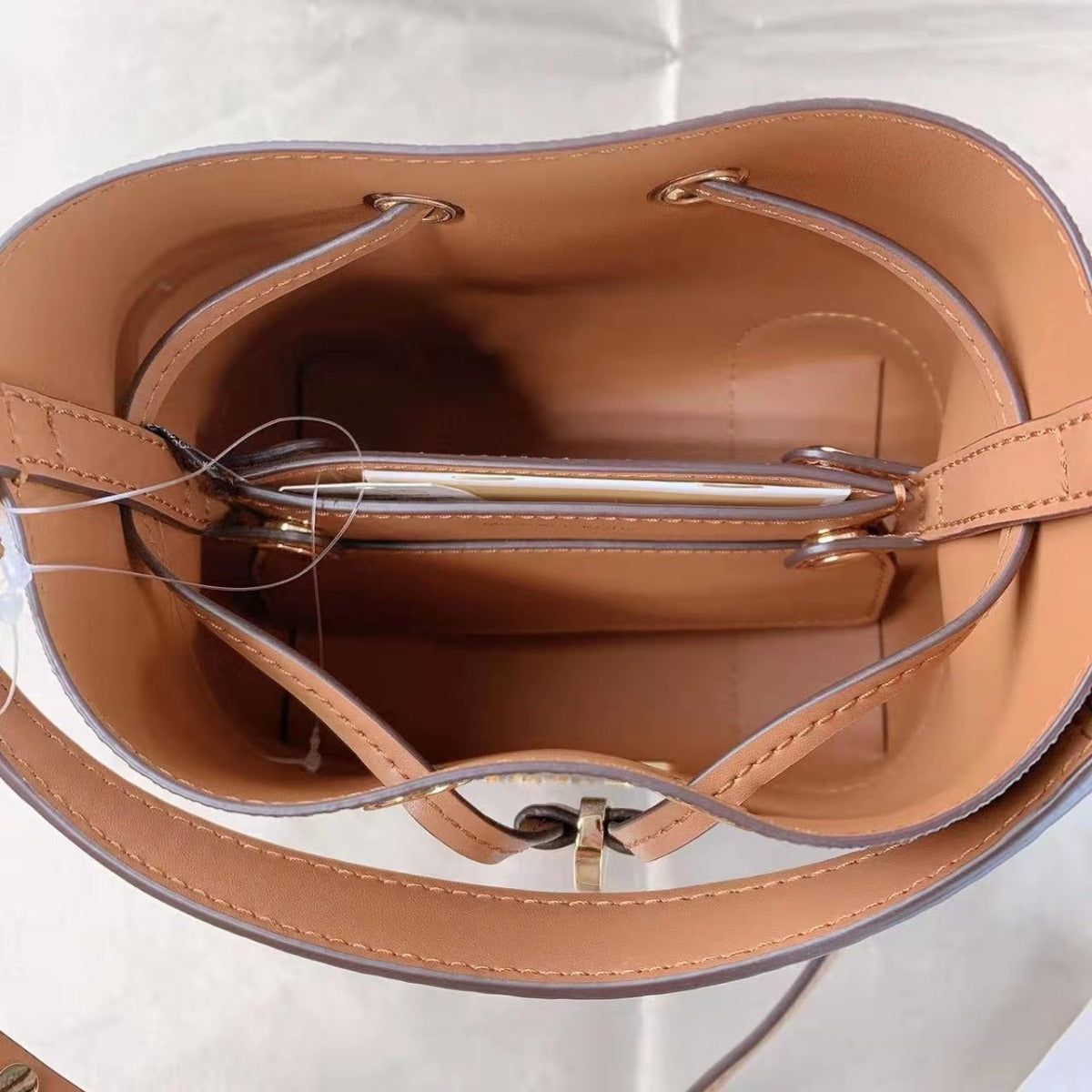 Michael Kors 32s0gz5c0b Mercer Gallery Xsmall Bucket Signature Brown/ Acorn Michael Kors 32s0gz5c0b Mercer Gallery Xsmall Bucket Signature Brown/ Acorn